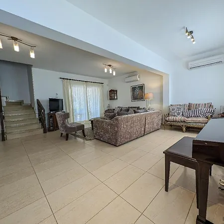 Fig Tree Bay Elena פרוטאראס